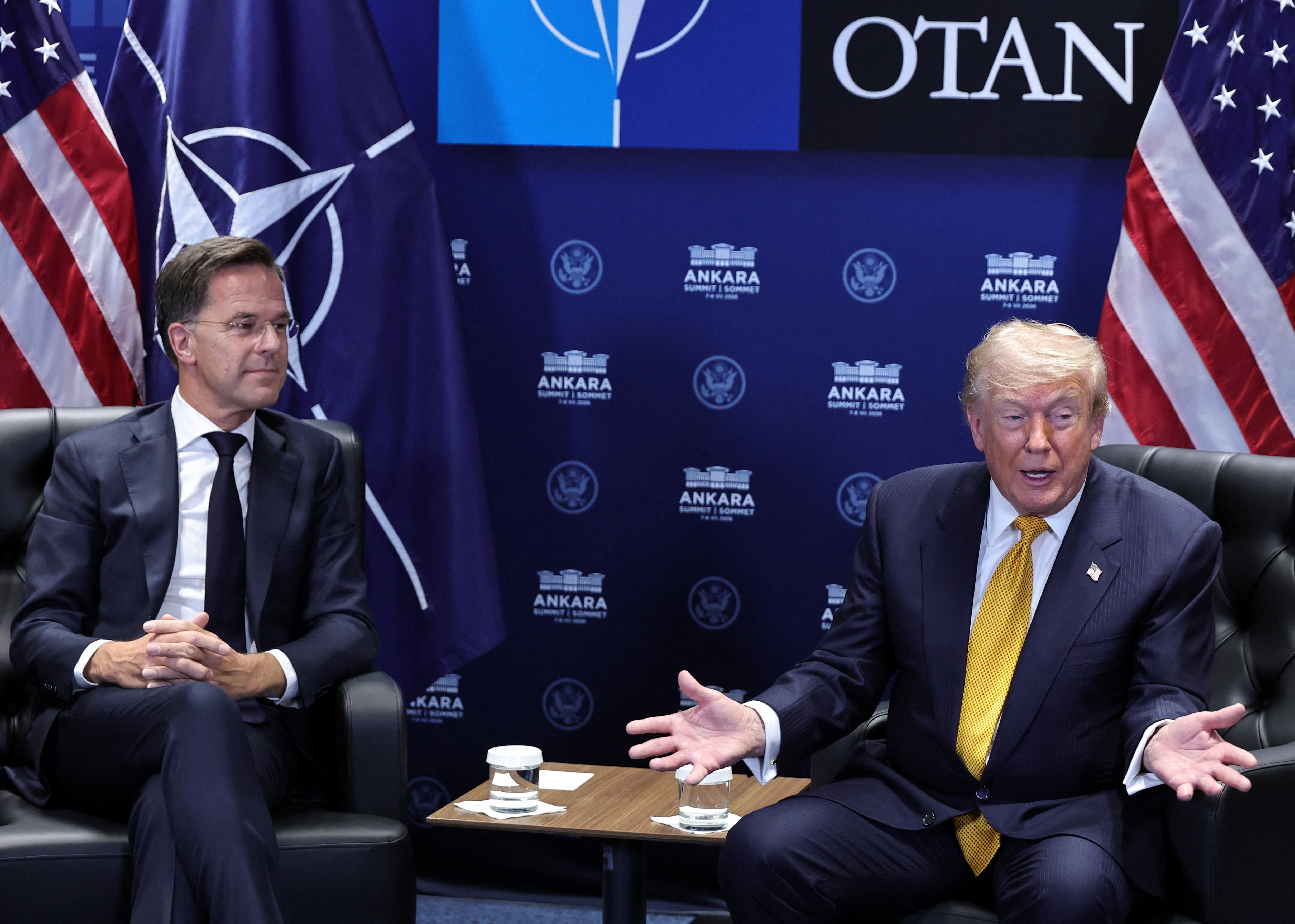 Trump demonstra irritação na Otan, pressiona por Groenlândia e critica aliados