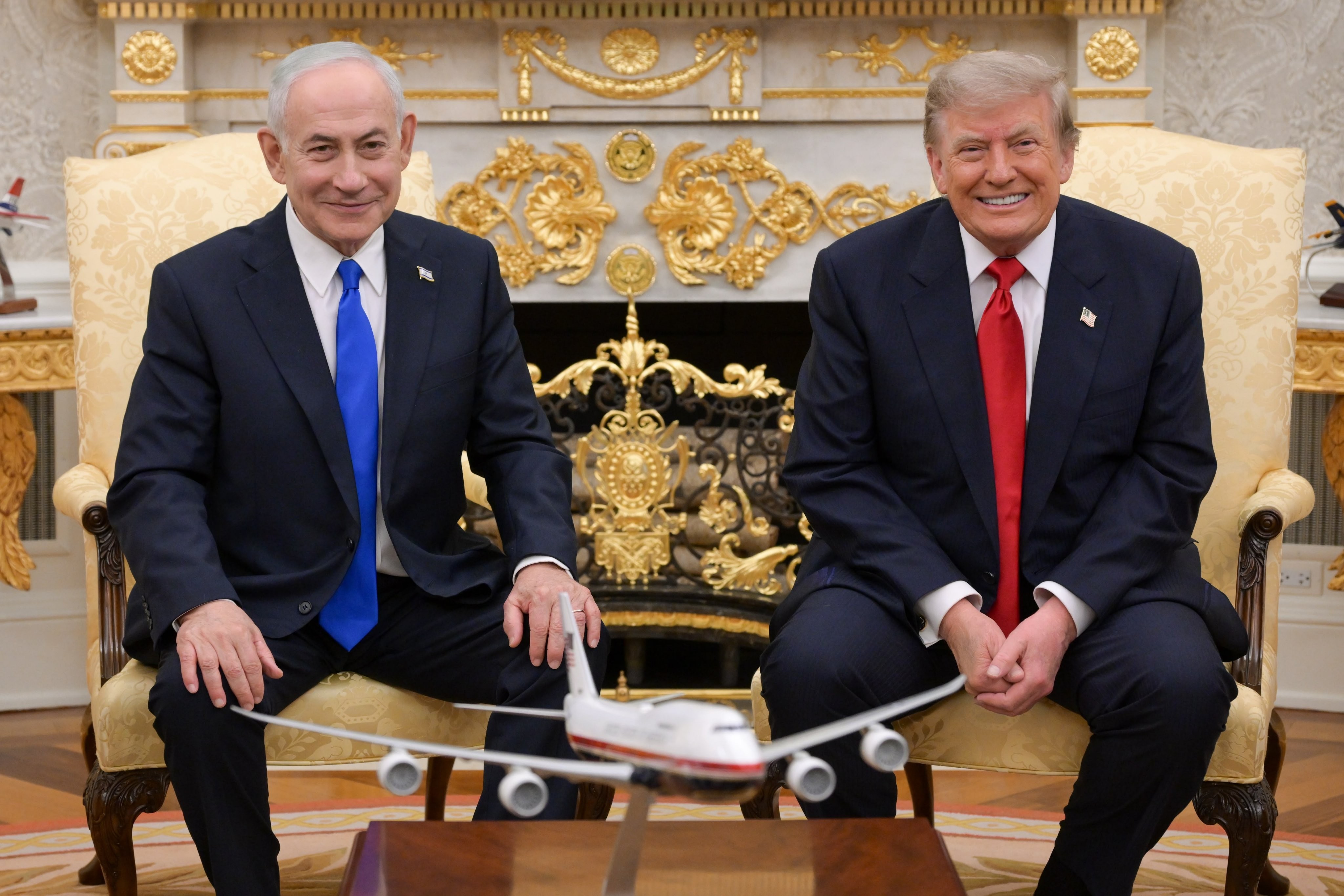 Trump sinaliza suspensão de ataques ao Irã após negociações no Oriente Médio