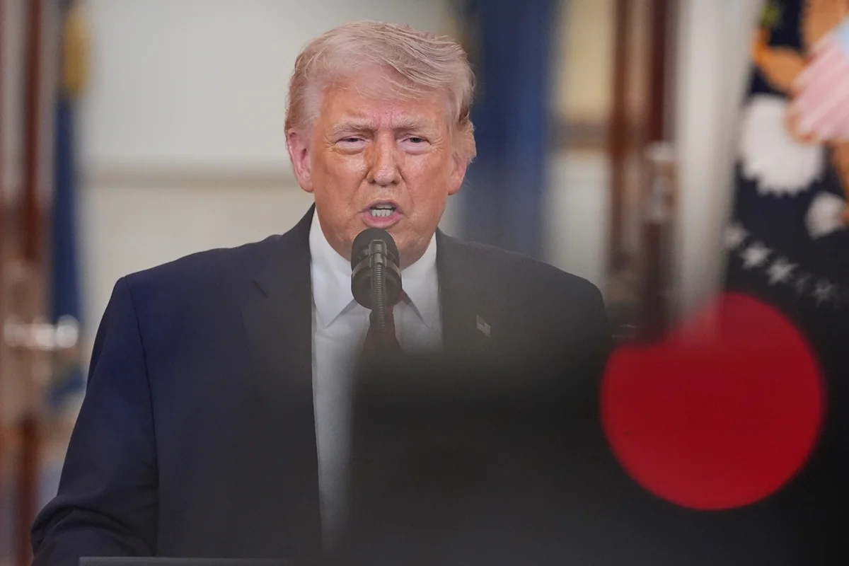 Donald Trump impõe taxa de 20% para tráfego no Estreito de Ormuz
