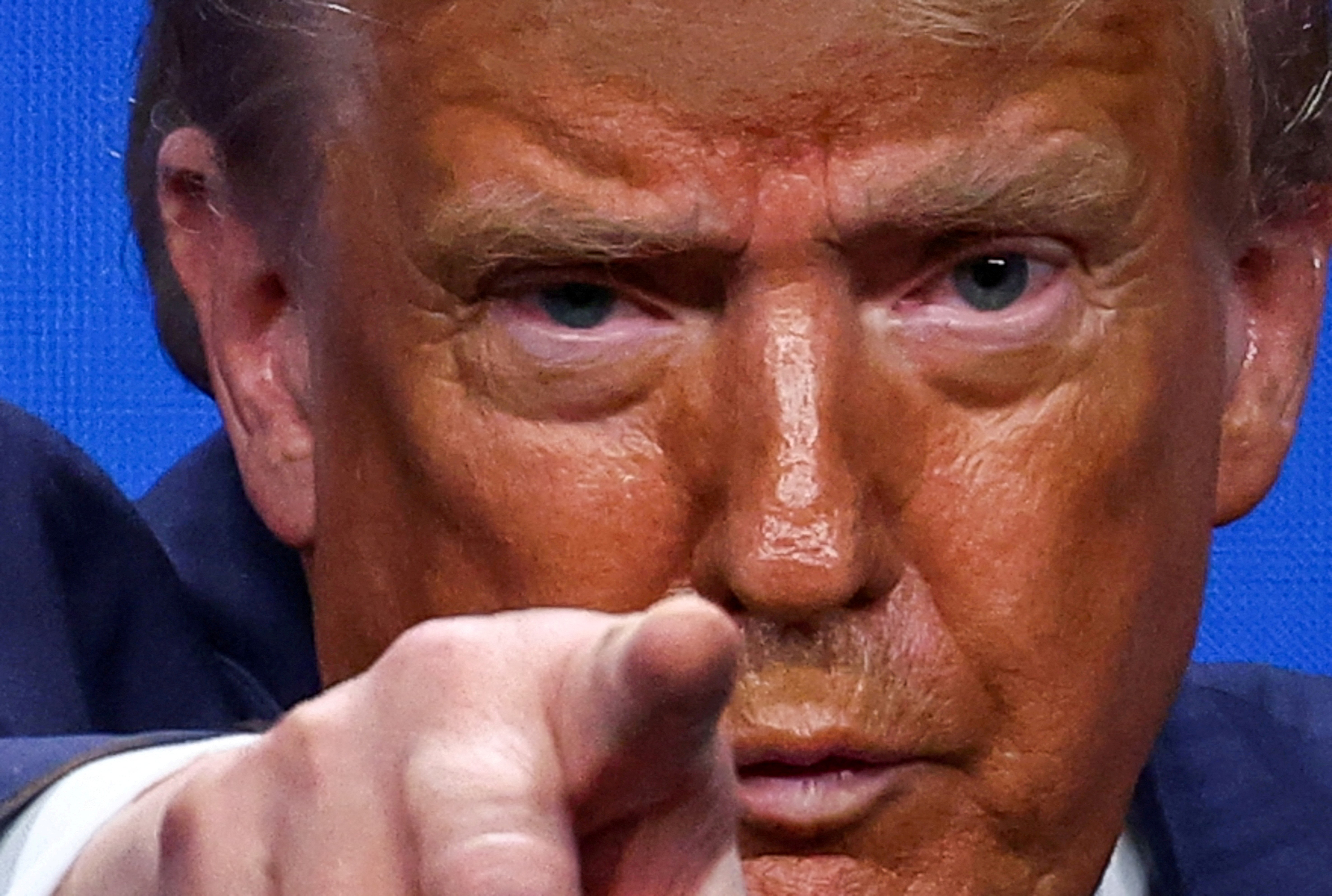 Trump define paz com Irã ou 'Fúria Épica' ampliada