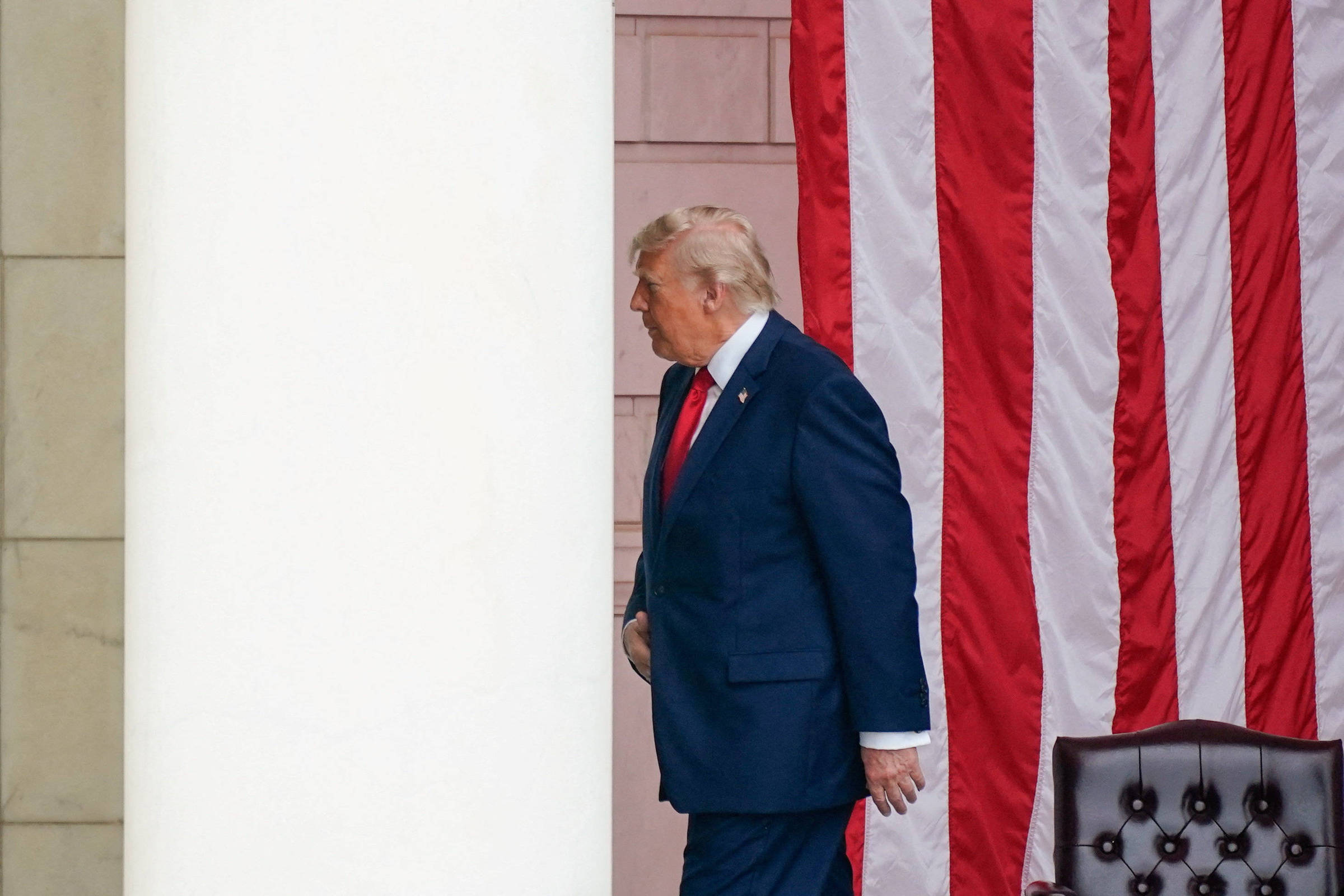 Médico afirma que Donald Trump está com "saúde excelente", mas recomenda perda de peso