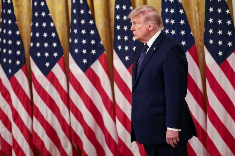 Donald Trump lamenta morte de militares em conflito contra o Irã