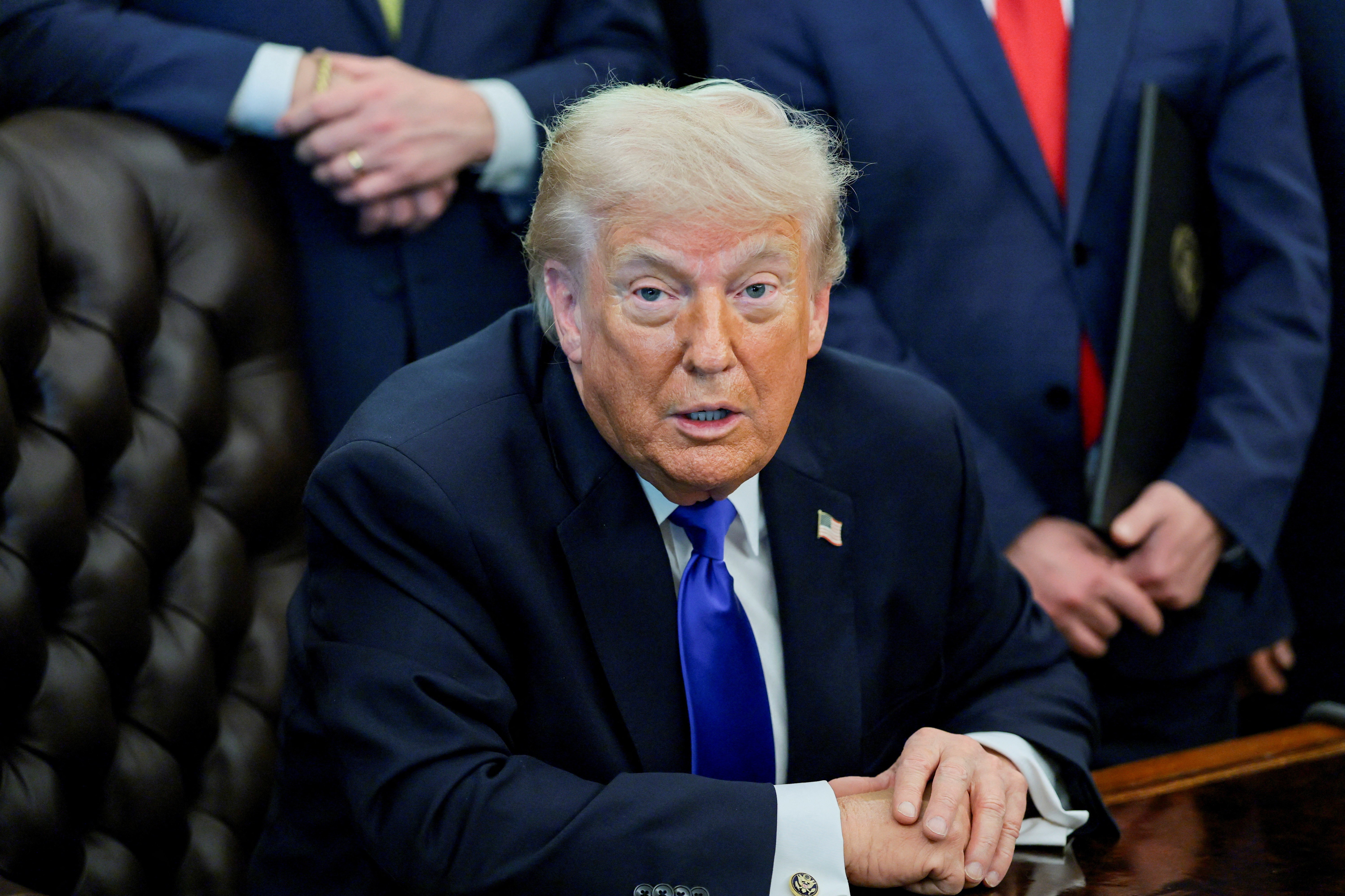 Governo Trump desafia Congresso e prolonga conflito com o Irã