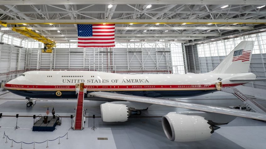 Donald Trump opta por modelo antigo do Air Force One após deixar Turquia