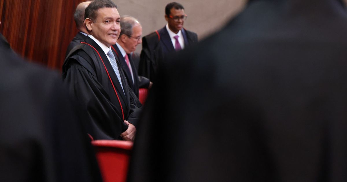 TSE debate uso de IA na propaganda eleitoral em reunião plenária