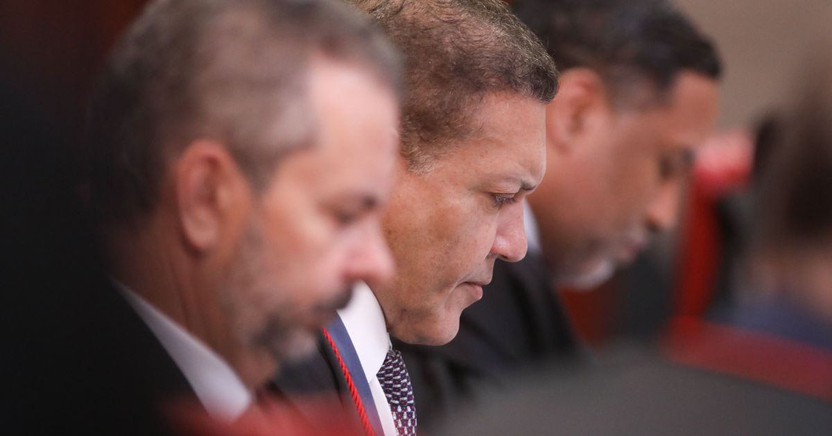 TSE exige planos de conformidade contra desinformação de big techs