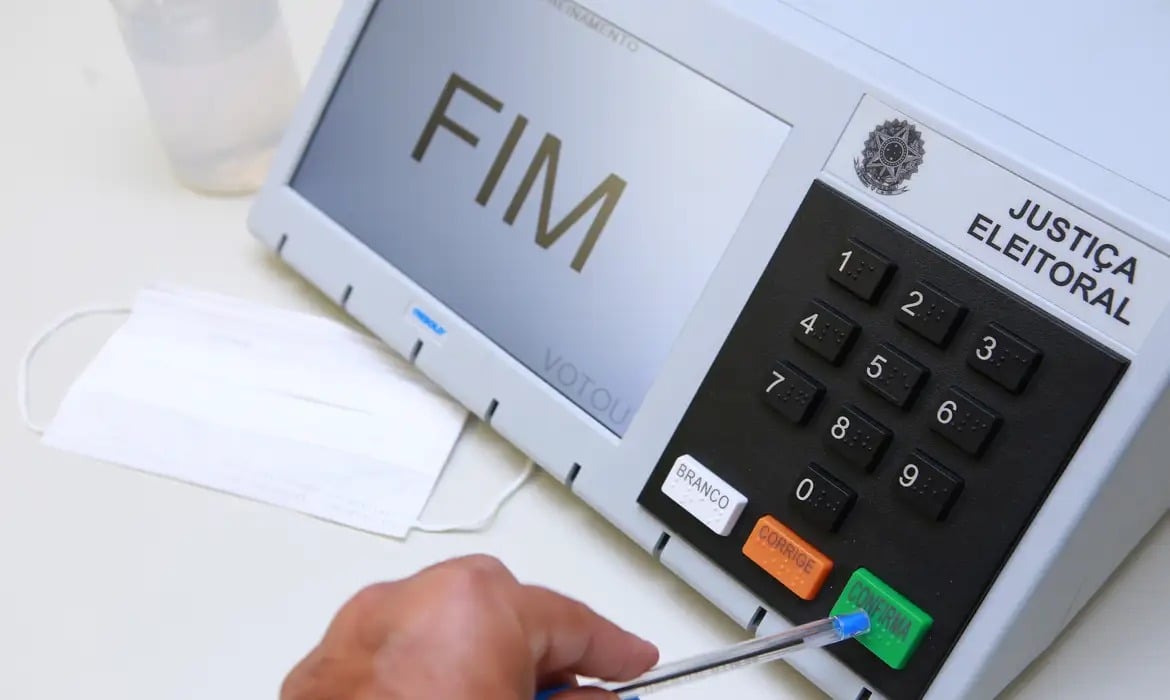 TSE realiza novos testes para reforçar segurança da urna eletrônica