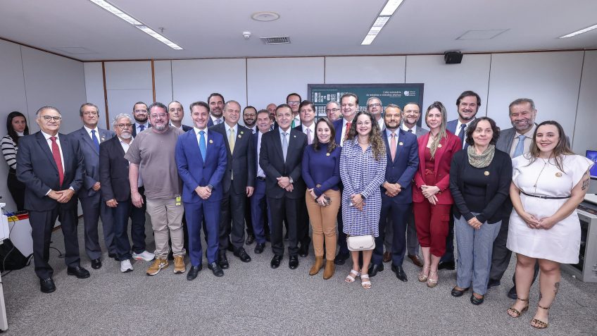 TSE firma acordo com partidos pela integridade eleitoral