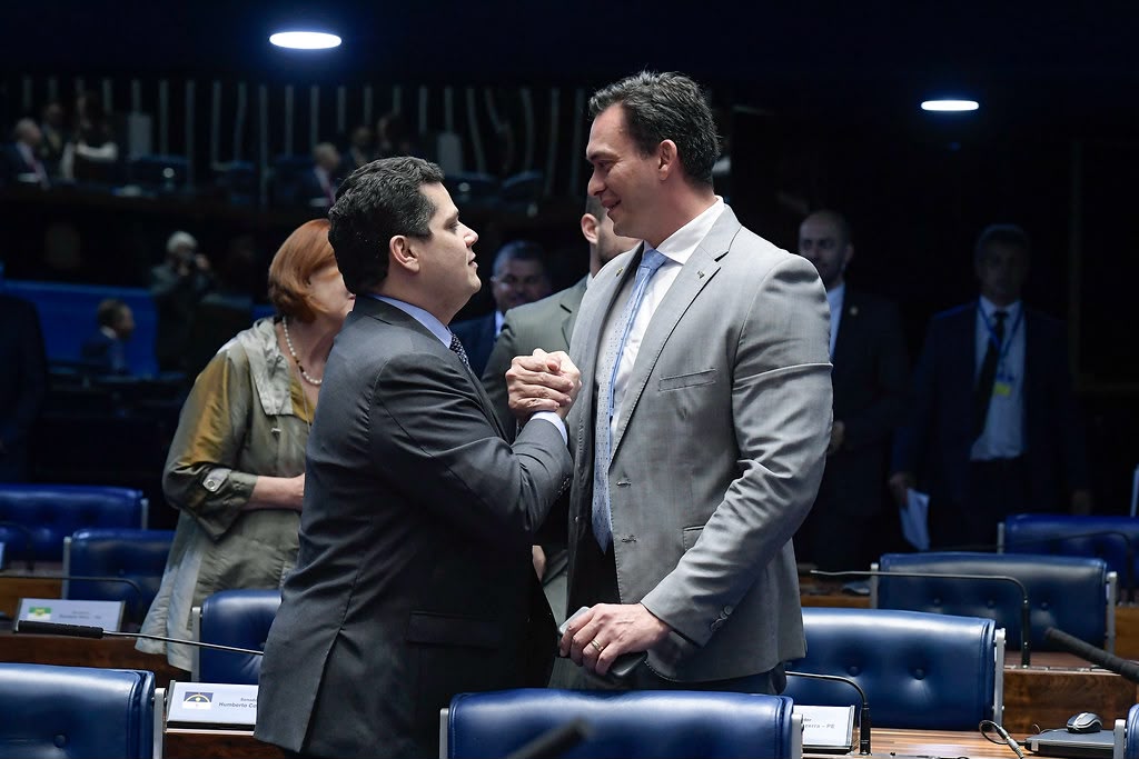 Styvenson adota estratégia de Davi Alcolumbre ao indicar irmã para suplência
