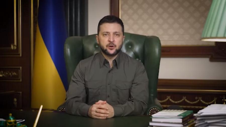 Ucrânia intensifica ataques a refinarias da Rússia e Zelensky prepara reforma no governo
