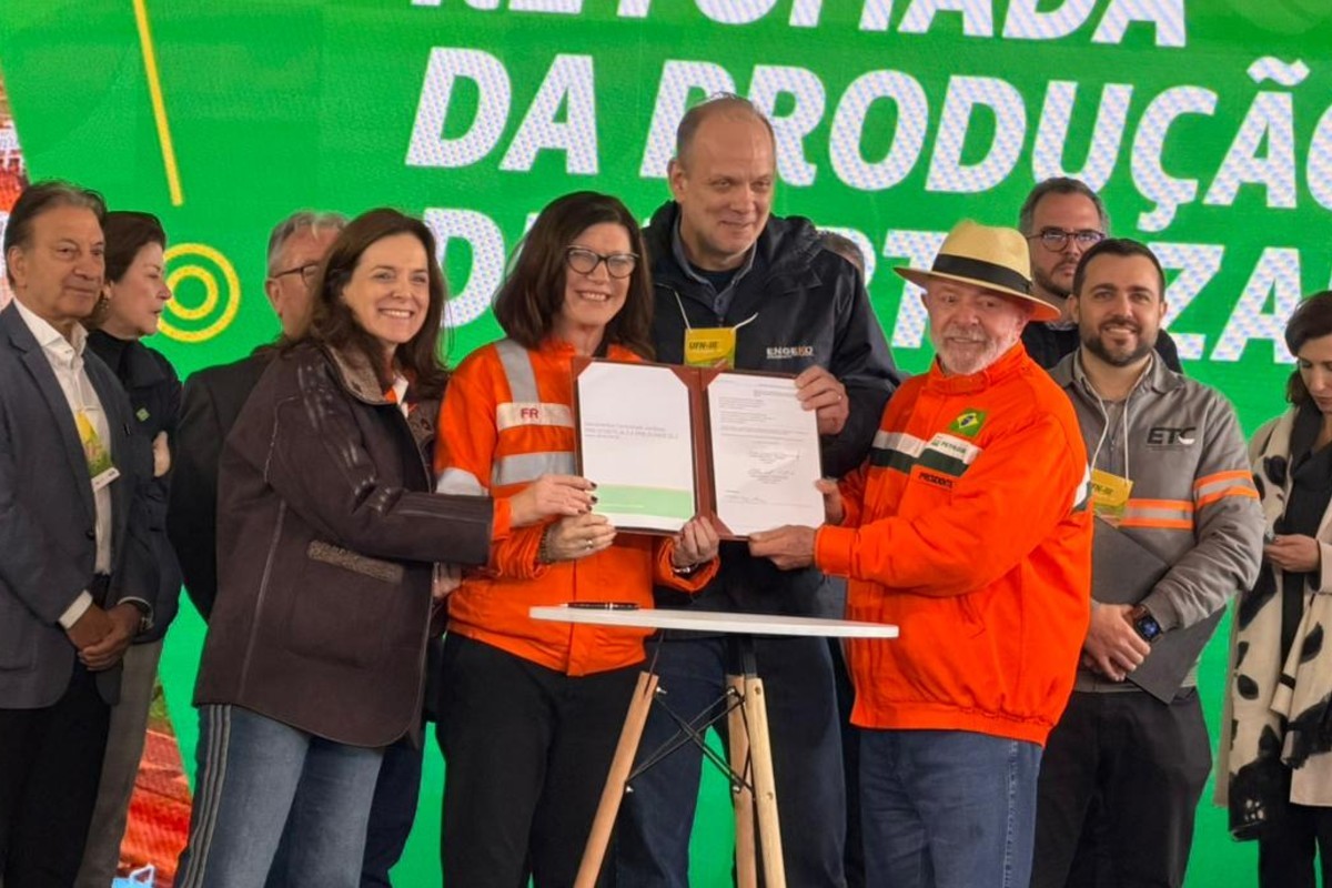 Presidente Lula assina retomada da fábrica de fertilizantes UFN-III da Petrobras em Três Lagoas (MS)