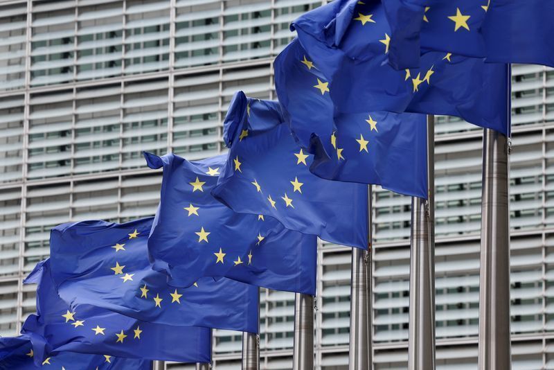União Europeia reage com cautela a novas tarifas comerciais dos EUA
