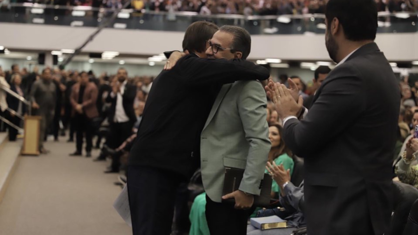TSE define que uso de igreja para promover candidatos é abuso de poder