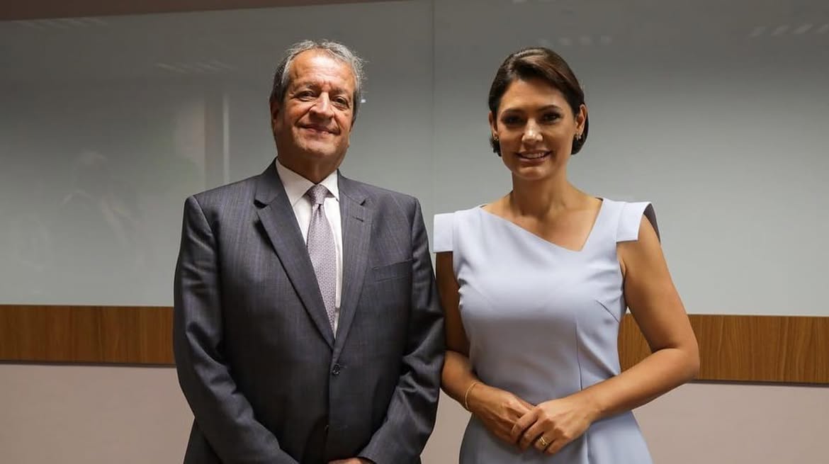 Valdemar Costa Neto admite possível desistência de Michelle Bolsonaro ao Senado
