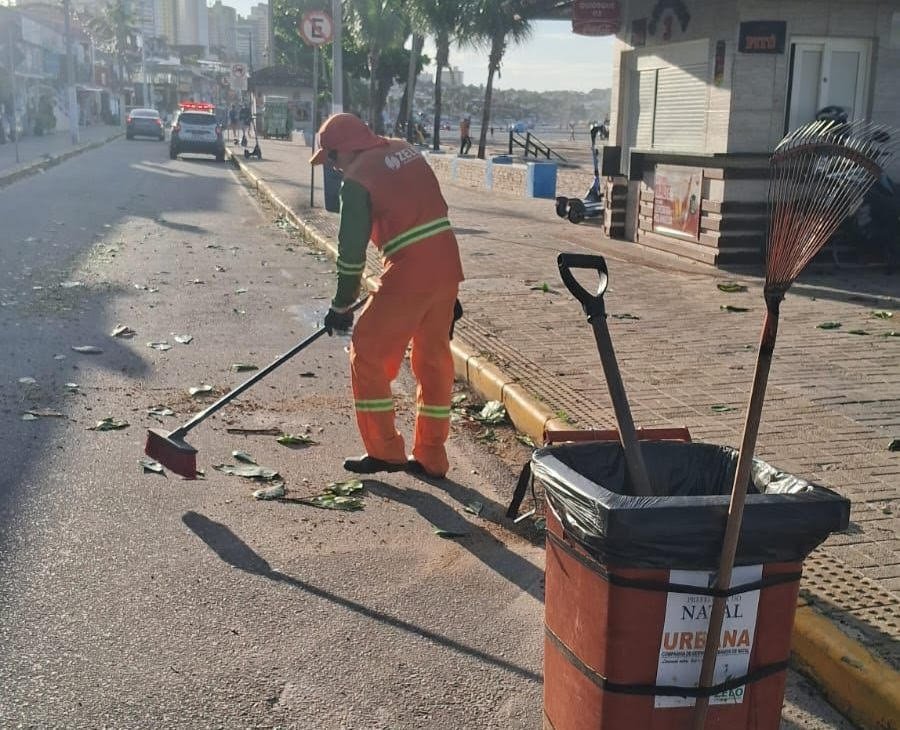 Urbana intensifica varrição diária para bem-estar em Natal