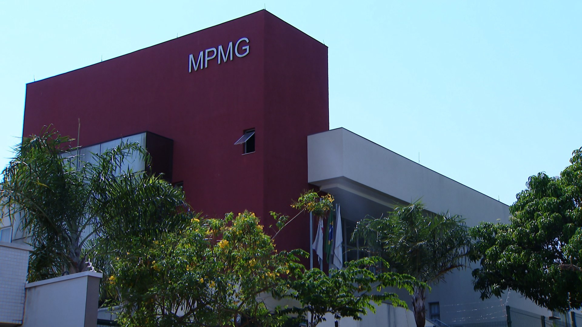 MPMG denuncia vereador Edivalder Fernandes da Silva por tráfico de influência no SUS