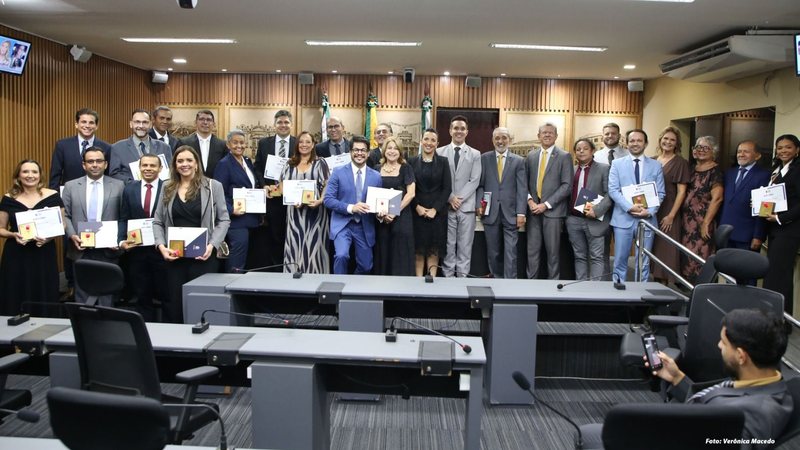 Câmara de Natal homenageia contabilistas em sessão solene presidida por Eriko Jácome