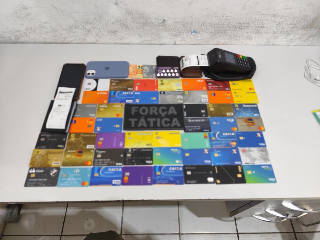 Polícia da Zona Norte detém estelionatários com 40 cartões em Natal
