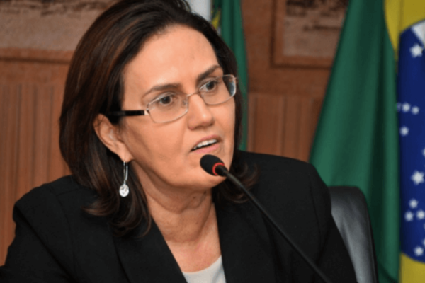 Virgínia Ferreira assume Gabinete Civil e Raimundo Alves foca em campanha eleitoral