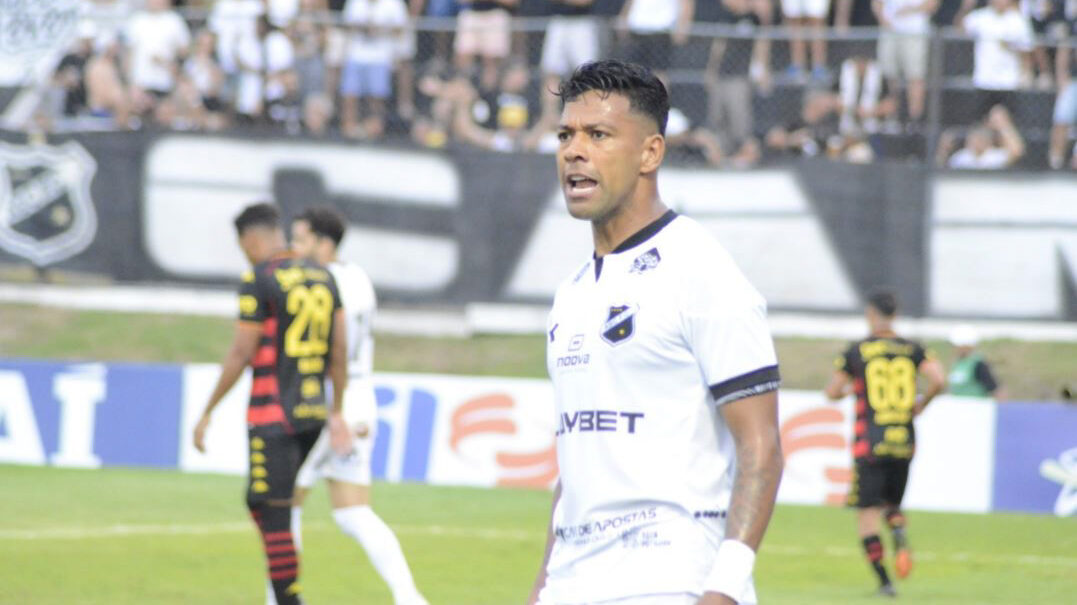 Vitória e ABC iniciam semifinal da Copa do Nordeste