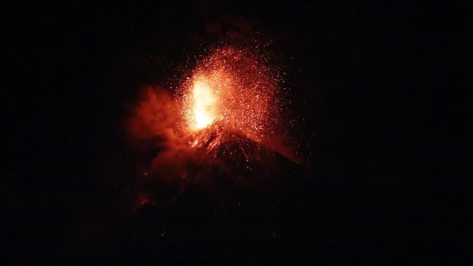 Vulcão Fuego entra em fase crítica e força evacuação na Guatemala