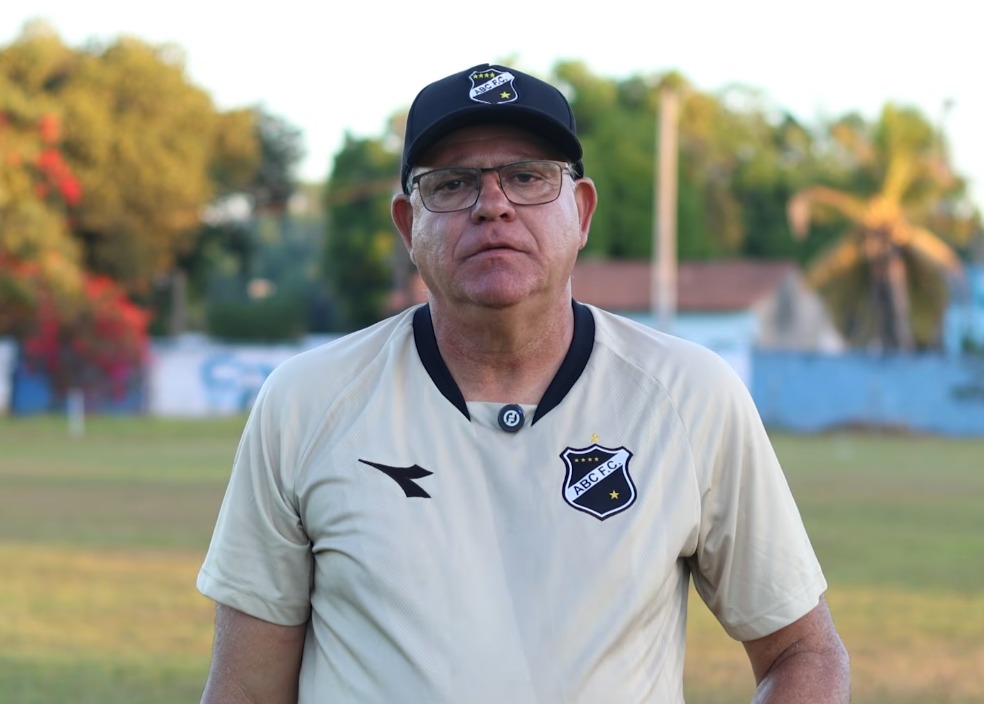Técnico Waguinho Dias prega inteligência em duelo fora de casa contra o Águia e destaca evolução do ABC