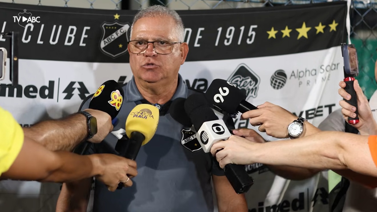 Waguinho exalta força do elenco do ABC após vitória fora de casa