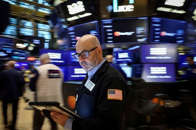Wall Street em baixa, impactada por geopolítica e Fed