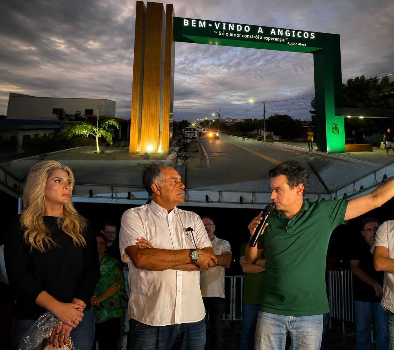 Walter Alves inaugura obras em Angicos e participa da abertura do Tangará Junino