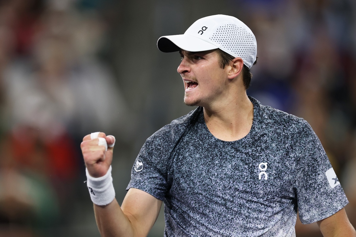 João Fonseca vence Novak Djokovic em Roland Garros e encanta web