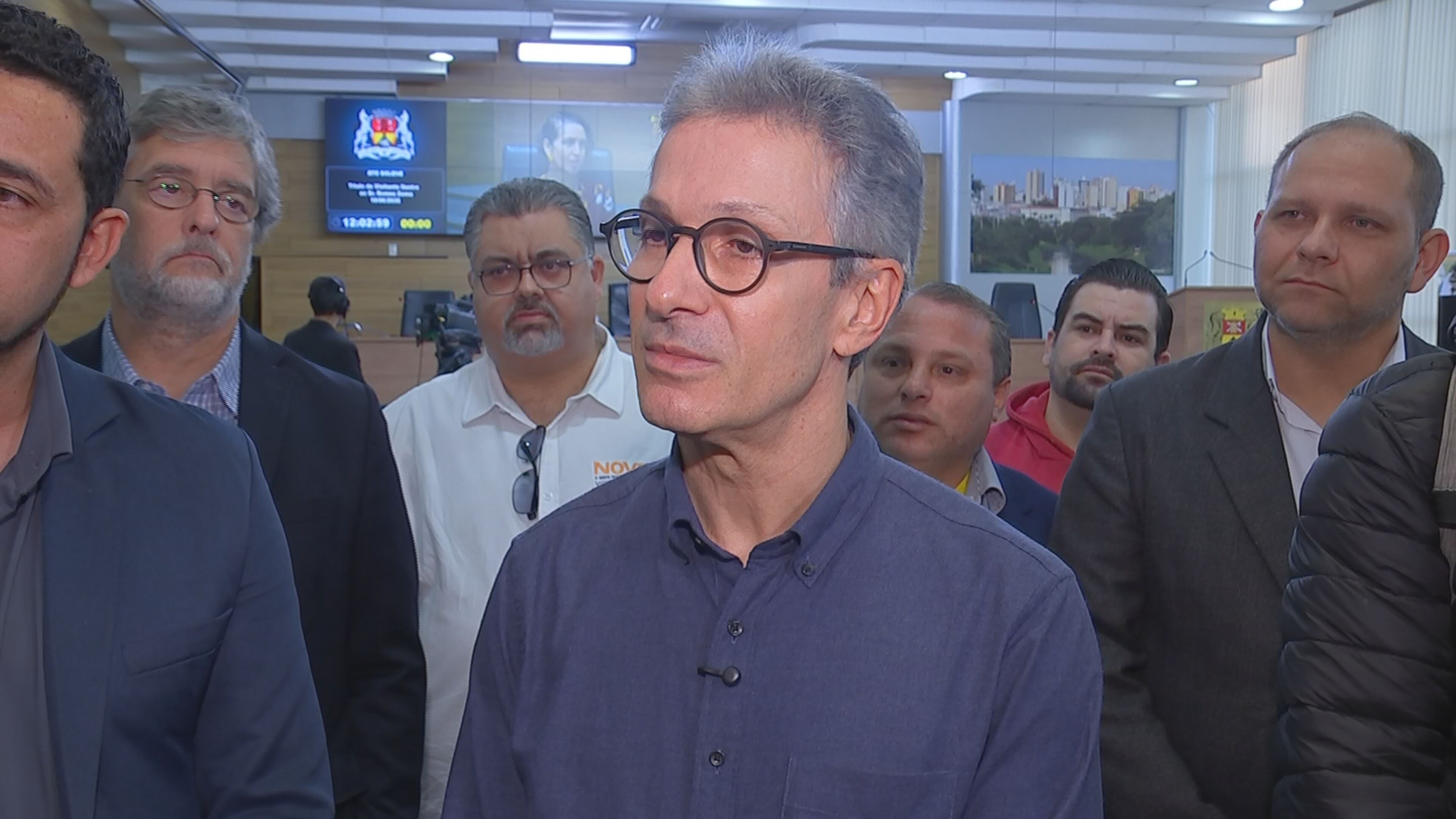 Romeu Zema afirma ter mais restrições a Lula do que a Flávio Bolsonaro