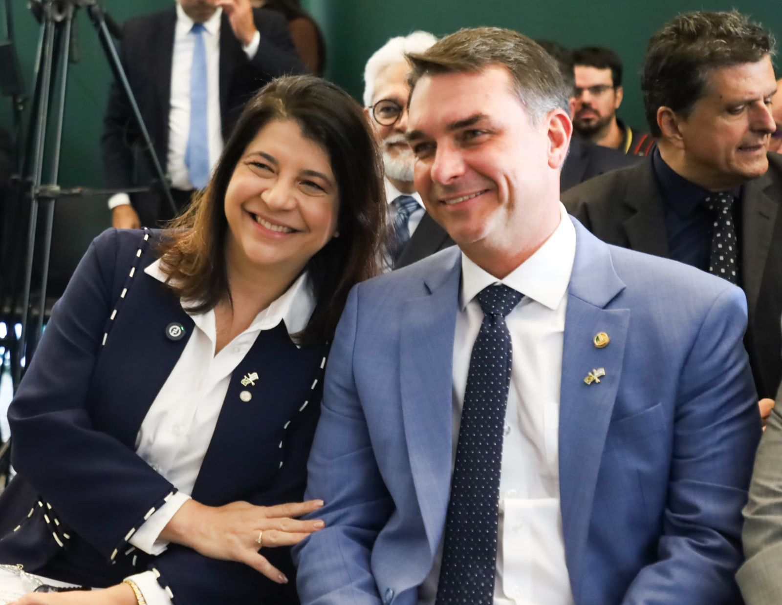 Com presença de Flávio Bolsonaro, deputada Carla Dickson instala oficialmente a Frente Parlamentar Brasil–Israel