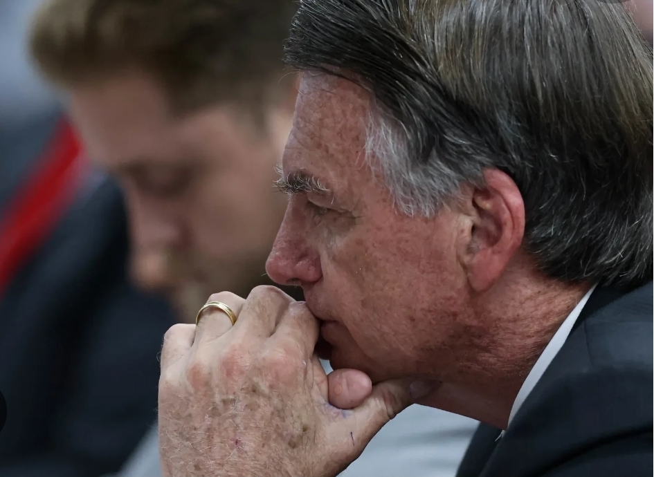 Defesa informa ao STF melhora de Bolsonaro para cirurgia