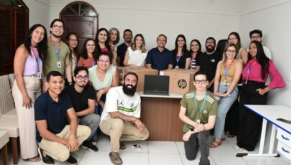 Assú sai na frente com projeto pioneiro em ciência e tecnologia e realiza entrega de notebooks