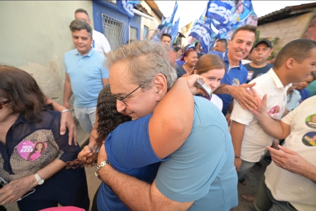 Onda 22 leva Álvaro Dias às ruas de Natal em caminhada iniciada no Passo da Pátria