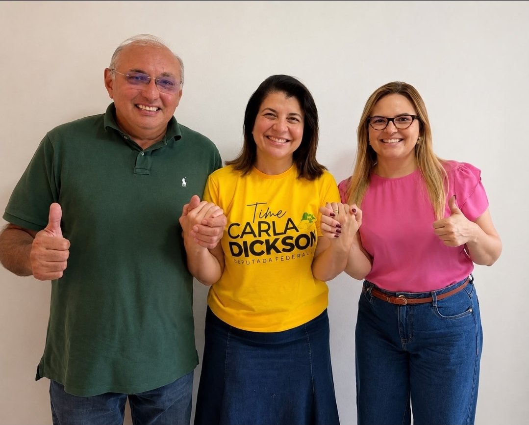 Carla Dickson recebe apoio do ex-prefeito Chilon Batista e da vereadora Jéssica Clemente em Timbaúba dos Batistas