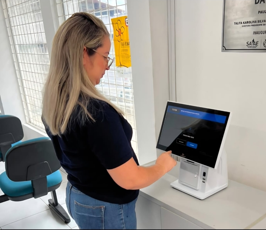 SAAE de São Gonçalo instala totens de autoatendimento e serviço de WhatsApp com inteligência artificial