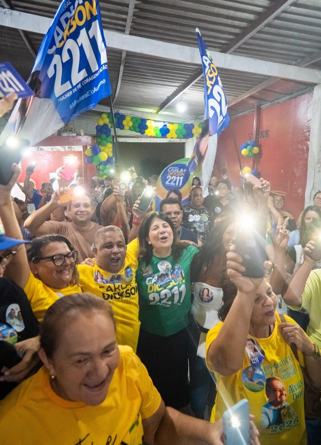 Nas Rocas, centenas de pessoas reafirmam apoio a Carla Dickson em grande ato político